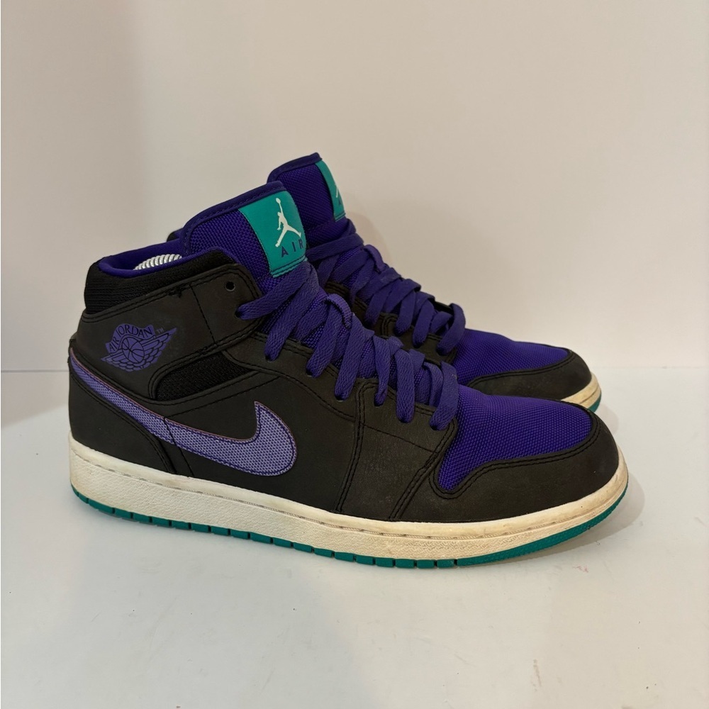 Jordan 1 mid grape size 9